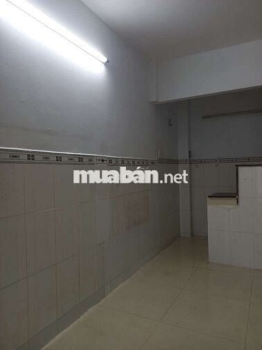 Cho thuê nhà Dt 4m×7m 1 trệt 1 lầu, gần chợ Đông Thạnh. 3,5tr/1th