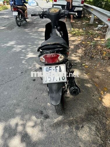 xe đẹp máy em zin.9chu giá 6800 lh ***