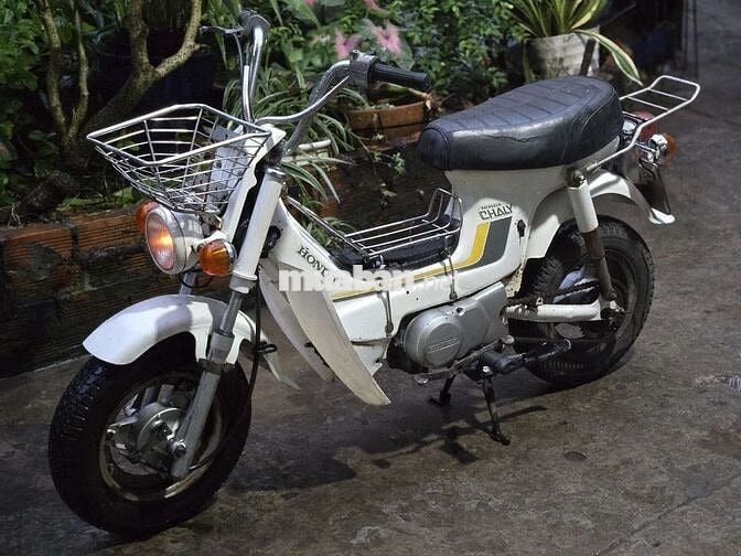 Em bán chiếc Honda Chaly 50cc màu trắng