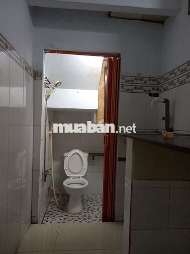 Cho thuê nhà Dt 4m×7m 1 trệt 1 lầu, gần chợ Đông Thạnh. 3,5tr/1th