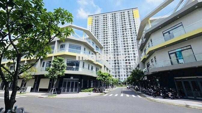 Bán Nhà Phố Sổ Sẵn Bcons Uni Valley Thanh Toán 2,1 Tỷ Nhận Nhà