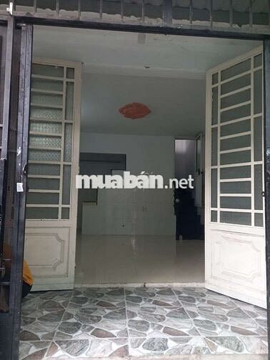 Cho thuê nhà Dt 4m×7m 1 trệt 1 lầu, gần chợ Đông Thạnh. 3,5tr/1th