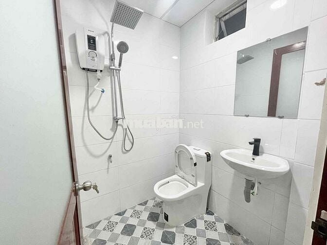 PHÒNG GIÁ RẺ CÓ THANG MÁY - HẦM XE RỘNG - CÓ SẴN NỘI THẤT - Ở LIỀN