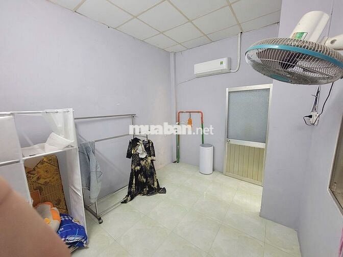 Nhà 161D/104/13 Lạc Long Quân, dt 4x8m, 1 trệt 1 lầu, tổng 52m2, 2pn