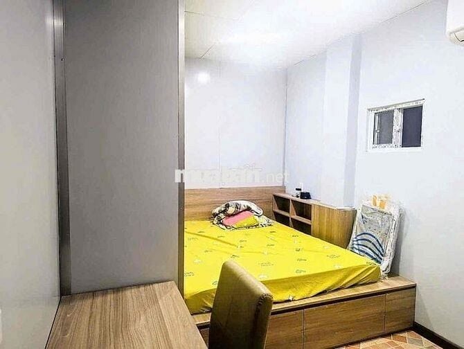 CHÍNH CHỦ CHO THUÊ NHÀ MỚI 2PN 2WC FULL TIỆN NGHI NGAY BẾN VÂN ĐỒN-Q4