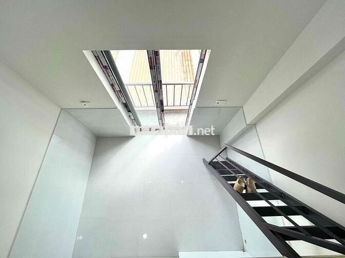 CÒN 1 PHÒNG BAN CÔNG RIÊNG GIÁ RẺ CÓ GÁC MỚI XÂY XÂY CỰC ĐẸP- THOÁNG