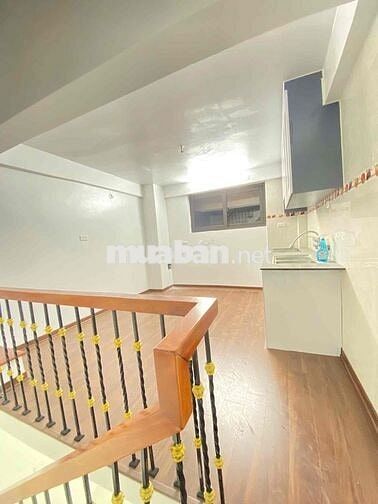 GIÁ ĐẦU TƯ - NHÀ 4 Tầng - 30m2 - Phố Triều Khúc - 30m Ra Mặt Phố