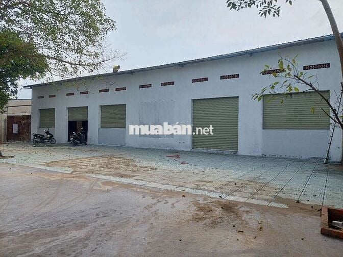 Mặt tiền đường Vĩnh Lộc khu dân cư đông đúc