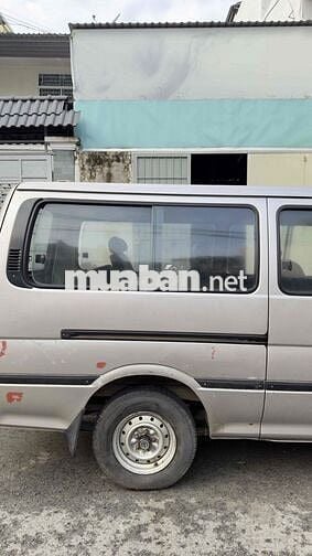 Toyota Hiace 2004 16 chỗ hết đời