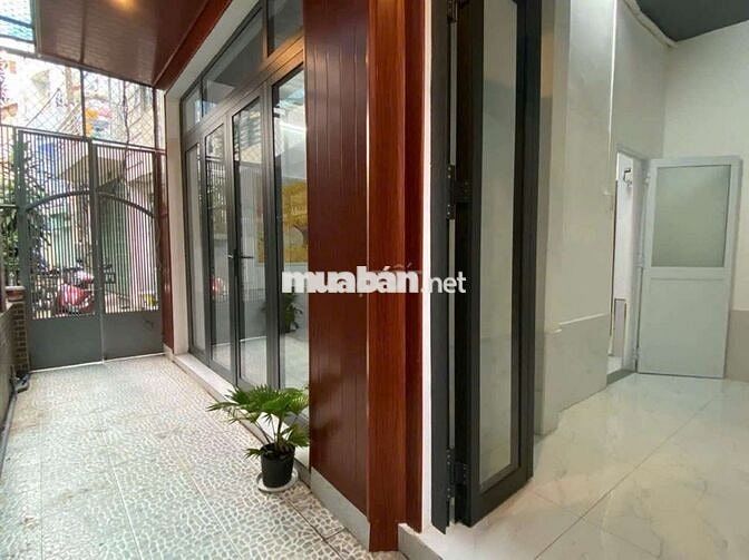 Phòng trọ 28m2 - tại vòng xoay Hoàng Văn Thụ Tân Bình chỉ 7 triệu