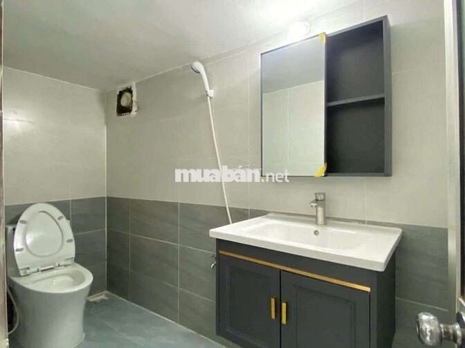 Phòng trọ 28m2 - tại vòng xoay Hoàng Văn Thụ Tân Bình chỉ 7 triệu