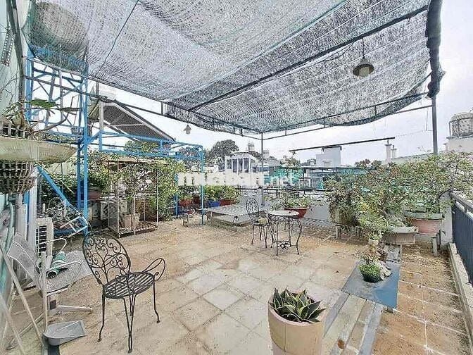 TRUNG TÂM QUẬN 10 NGAY VĨNH VIỄN - 6,1 X 10 TẶNG NỘI THẤT GỖ XỊN .