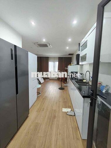 Cho thuê nhà 6 tầng, thang máy, 60m2 mặt phố