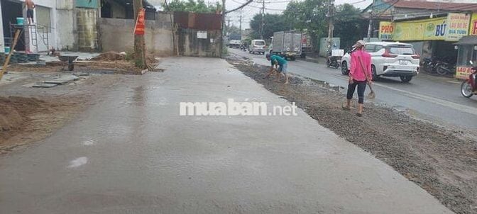 Mặt tiền đường Vĩnh Lộc khu dân cư đông đúc