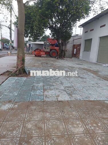 Mặt tiền đường Vĩnh Lộc khu dân cư đông đúc