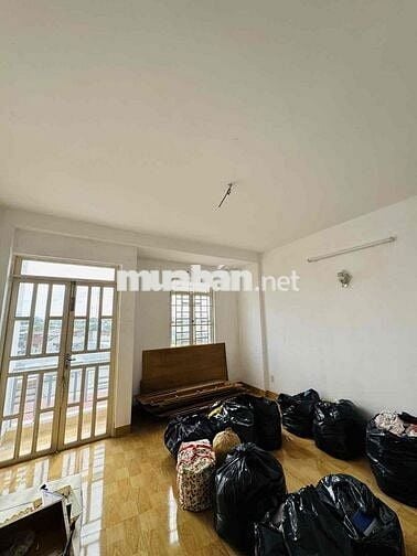 CĂN HỘ DỊCH VỤ 4 TẦNG DT -28M*12M – THU NHẬP 100 TR giá 17.9T