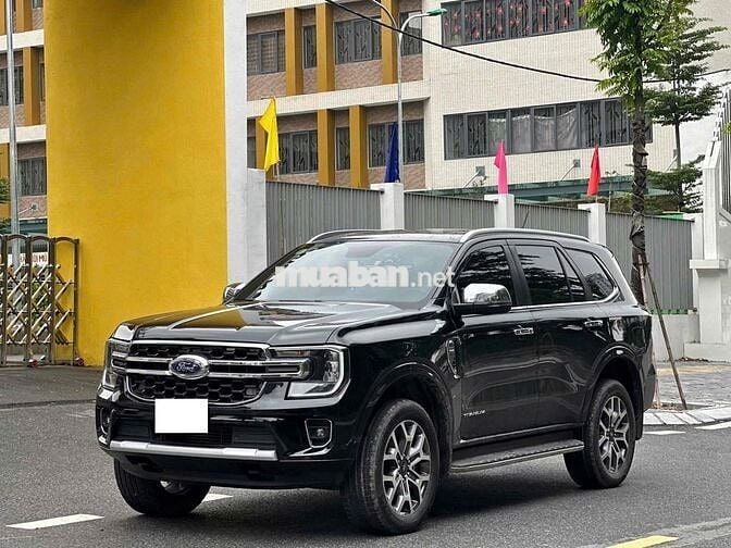 Ford Everest Titanium 2.0L 4x2 sx 2022 màu đen