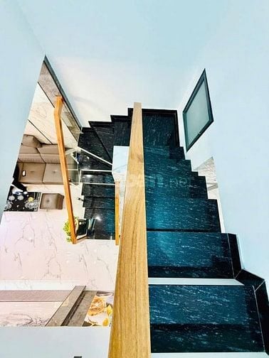 Bán kí gửi nhà Nguyễn Hiền Q3, 59m²,1 trệt 1 lầu, 3PN 3WC, vị trí tốt 