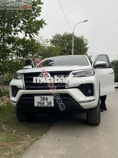 Toyota Fortuner 2.4G 4x2 AT 2021
