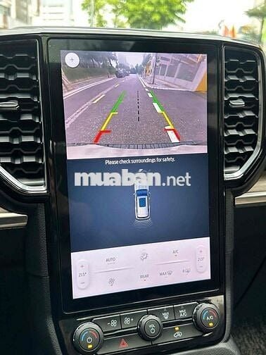 Ford Everest Titanium 2.0L 4x2 sx 2022 màu đen