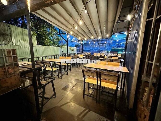 Cần sang quán ăn đang hoạt động ổn định,MT kha Vạn Cân giá sang 150tr