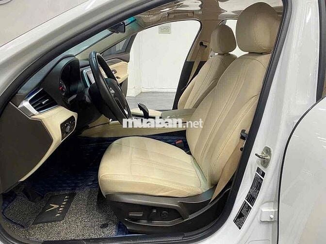VinFast Lux A2.0 2019 Premium 2.0 AT - 60000 km