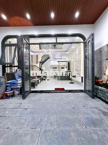 Chủ ngộp bán gấp 5,5x15 + 3n + 3vs 2.580ty đã hoàn công