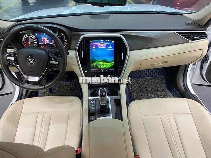 VinFast Lux A2.0 2019 Premium 2.0 AT - 60000 km