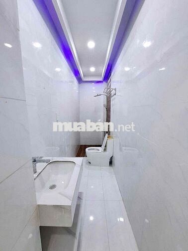 Chủ ngộp bán gấp 5,5x15 + 3n + 3vs 2.580ty đã hoàn công