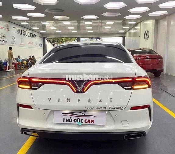 VinFast Lux A2.0 2019 Premium 2.0 AT - 60000 km