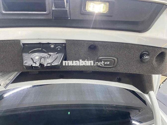 VinFast Lux A2.0 2019 Premium 2.0 AT - 60000 km