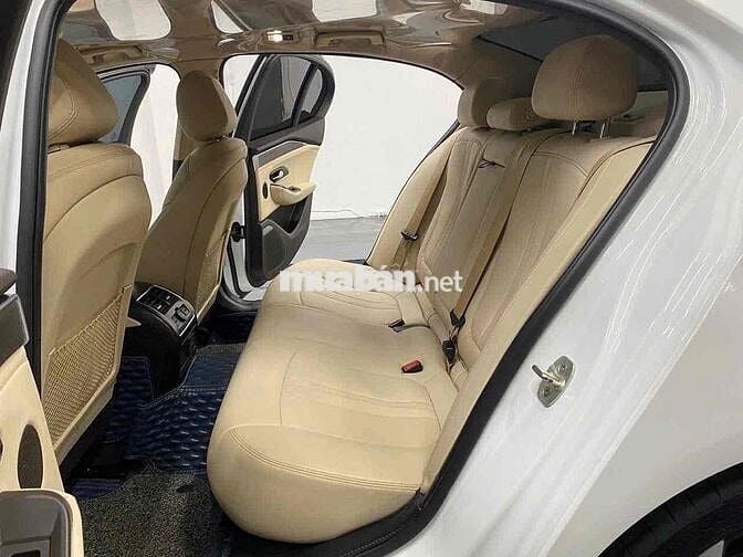 VinFast Lux A2.0 2019 Premium 2.0 AT - 60000 km