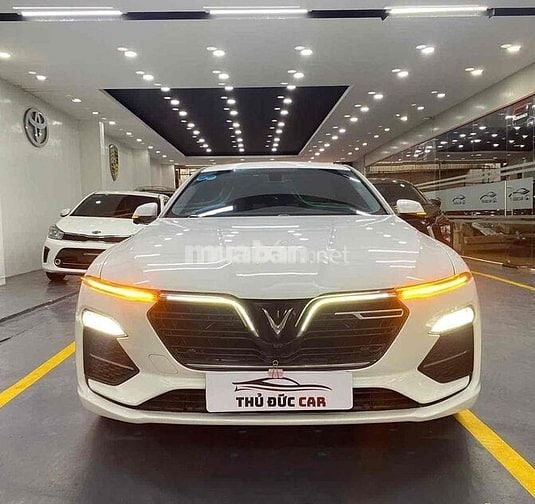 VinFast Lux A2.0 2019 Premium 2.0 AT - 60000 km
