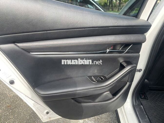 Mazda 3 2022 1.5L Luxury - 70000 km