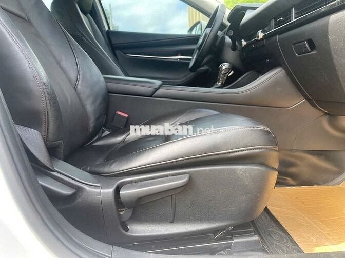 Mazda 3 2022 1.5L Luxury - 70000 km