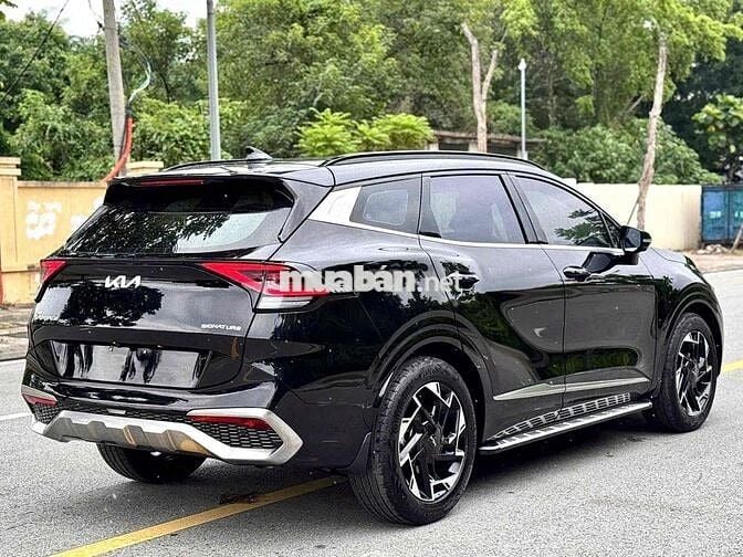 Kia Sportage 2023 Signature 1.6T AWD - 30000 km