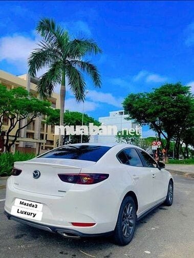 Mazda 3 2022 1.5L Luxury - 70000 km