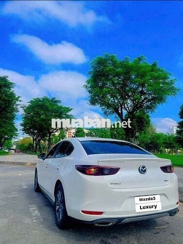 Mazda 3 2022 1.5L Luxury - 70000 km