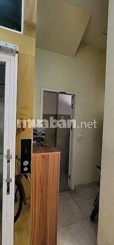 Cho thuê tầng 1+2 nhà 2 mặt tiền đường Chùa Quỳnh và Ngõ Quỳnh, HBT