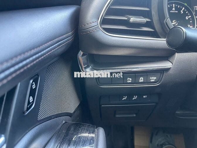 Mazda 3 2022 1.5L Luxury - 70000 km