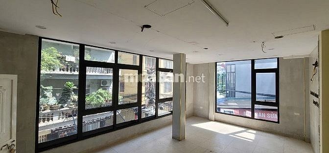 Cho thuê tầng 1+2 nhà 2 mặt tiền đường Chùa Quỳnh và Ngõ Quỳnh, HBT