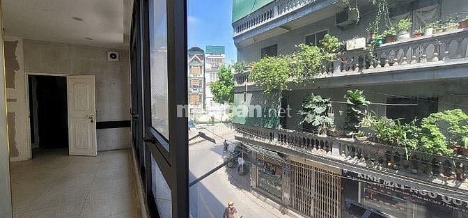 Cho thuê tầng 1+2 nhà 2 mặt tiền đường Chùa Quỳnh và Ngõ Quỳnh, HBT