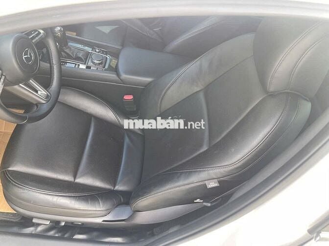 Mazda 3 2022 1.5L Luxury - 70000 km