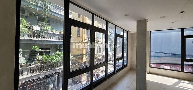 Cho thuê tầng 1+2 nhà 2 mặt tiền đường Chùa Quỳnh và Ngõ Quỳnh, HBT