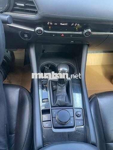 Mazda 3 2022 1.5L Luxury - 70000 km