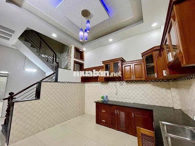 Nhà MT Hẻm Đông Đúc Qtrung P14: 4x16m, 4pn, 5wc, KD đa ngành