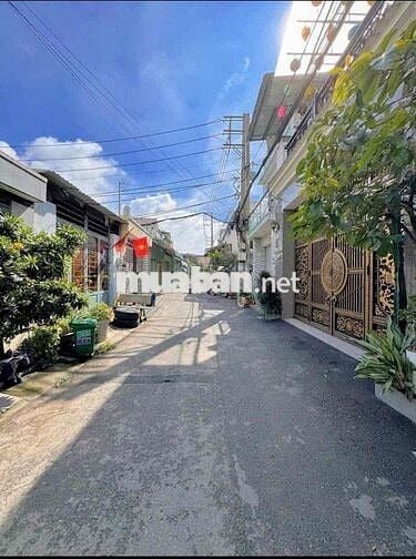 Cần Bán Nhà Gần Chợ  Có mặt Bằng Kinh Doanh Phườn An Lạc Bình tân