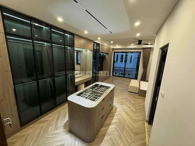 Cần Bán Căn Nhà PLô  Trung Kính Mạc Thái Tổ Yên Hòa  DT 55 M  34,9 TỶ 