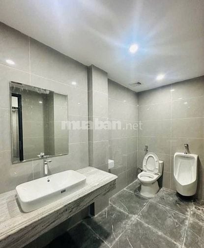 Cần Bán Căn Nhà PLô  Trung Kính Mạc Thái Tổ Yên Hòa  DT 55 M  34,9 TỶ 