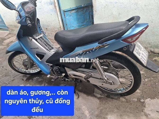 Xe wave alpha, gia đình đi, lợi xăng, dáng xe mới.